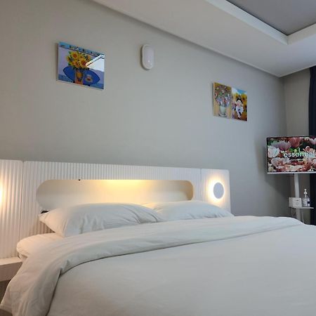 Daegu Star B&B Dsr Hotel Lily Guestroom 外观 照片