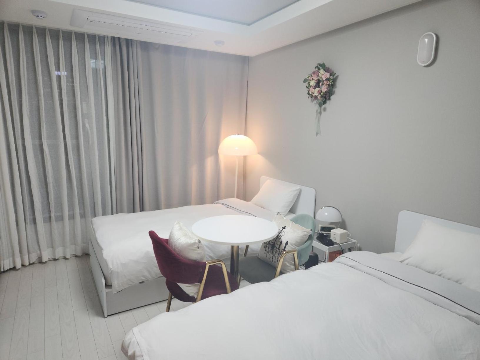 Daegu Star B&B Dsr Hotel Lily Guestroom 外观 照片