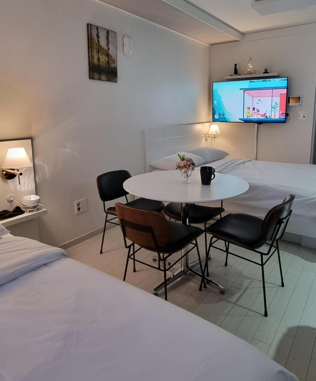 Daegu Star B&B Dsr Hotel Lily Guestroom 外观 照片