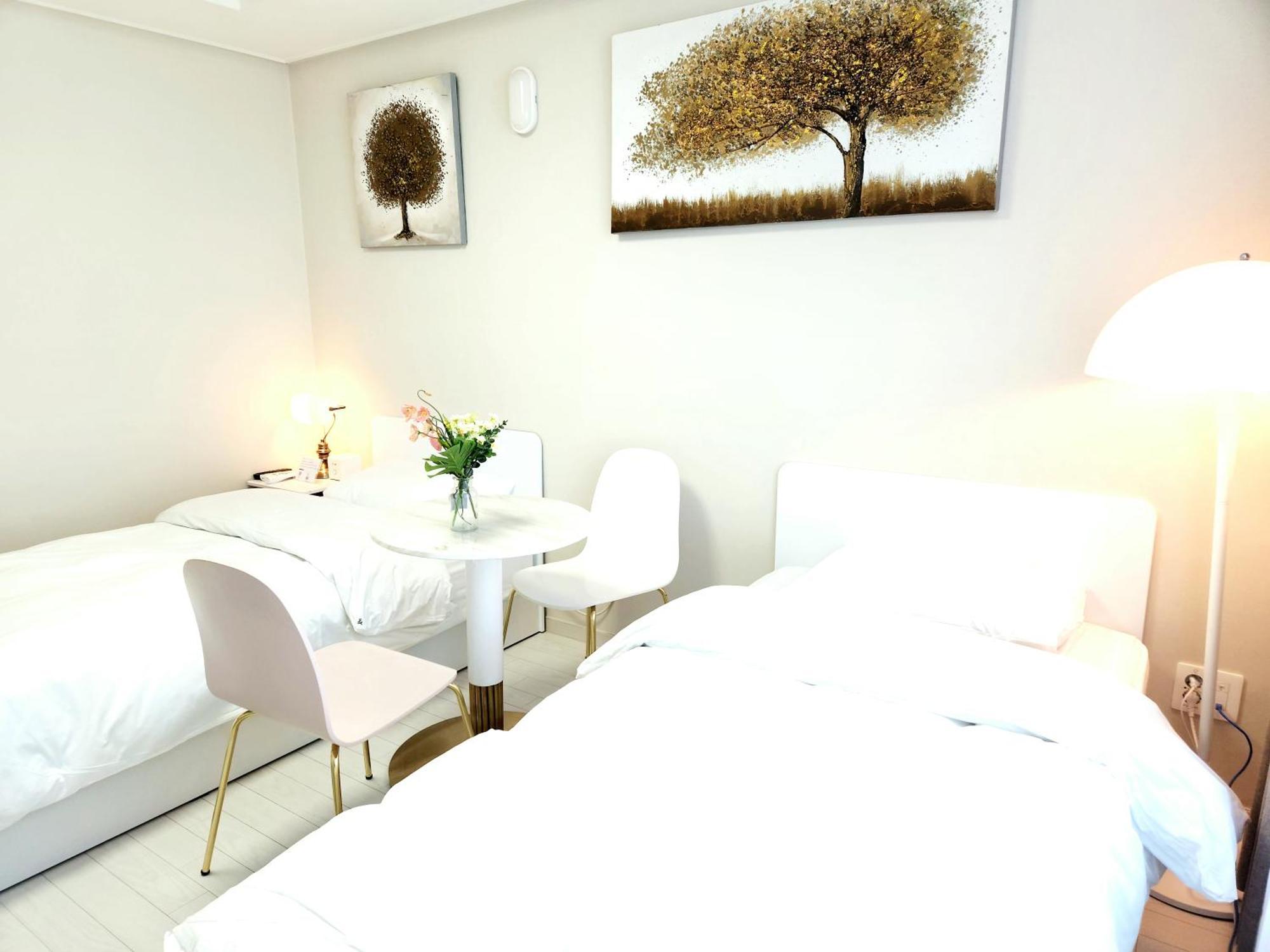 Daegu Star B&B Dsr Hotel Lily Guestroom 客房 照片