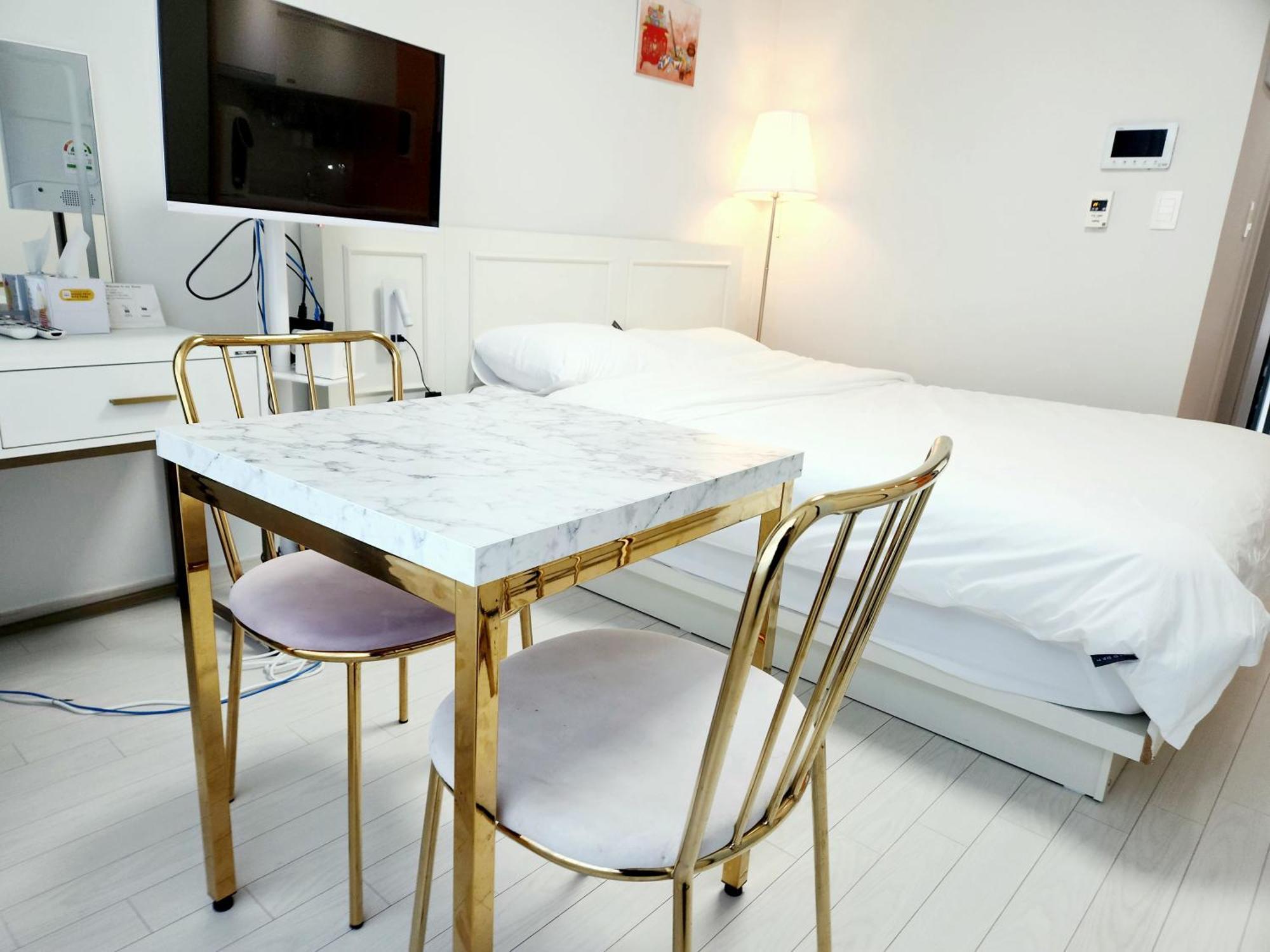 Daegu Star B&B Dsr Hotel Lily Guestroom 客房 照片